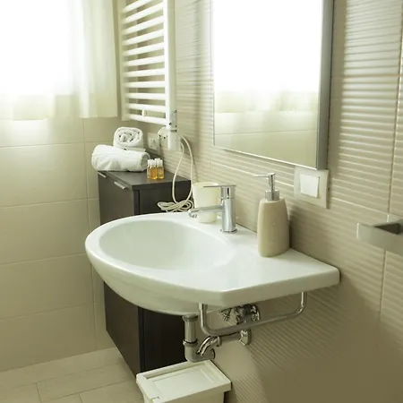 Residenze Roscioli 4* Розето-дельи-Абруцци